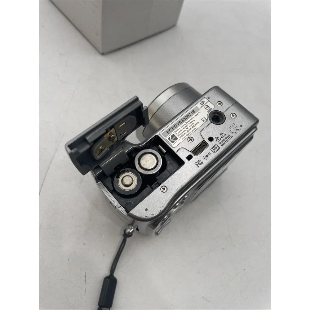 Kodak EasyShare Z700 Digital Camera 4MP 5X Optical Zoom+Batteries+SD Card-TESTED